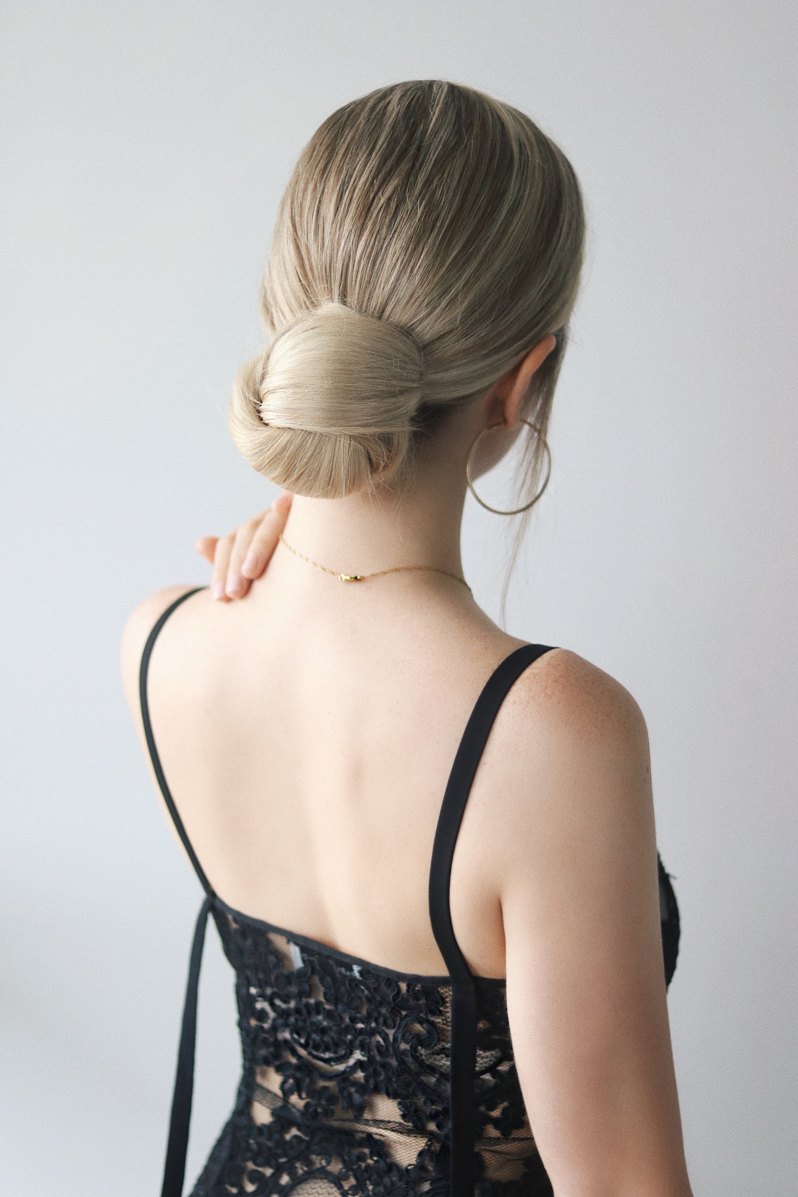 Low Bun How To Alex Gaboury Low Bun How To Alex Gaboury