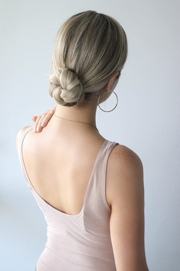 Easy Hairstyles, Easy Bun, www.alexgaboury.com