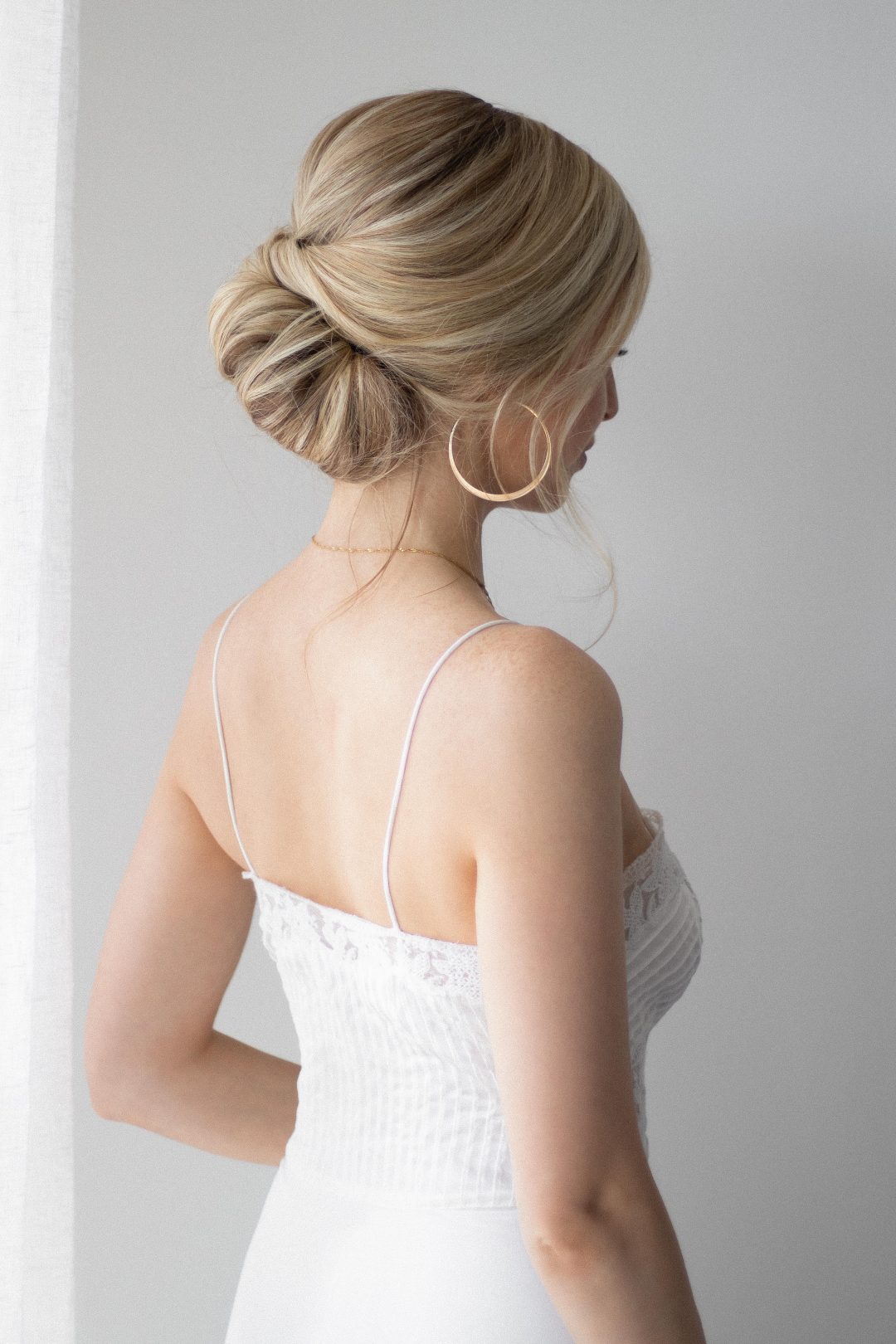 UPDO HAIR TUTORIAL, THE PERFECT WEDDING HAIRSTYLE www.alexgaboury.com