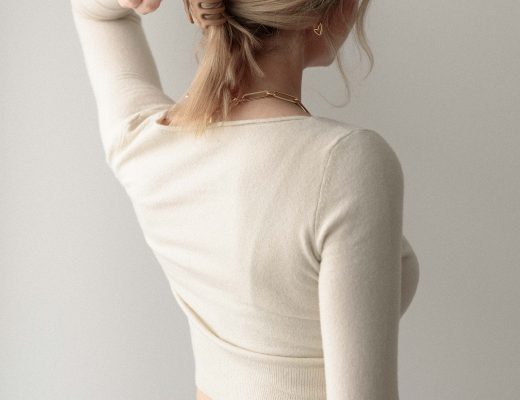 EASY CLAW CLIP HAIRSTYLE FOR MEDIUM - LONG HAIR LENGTHS