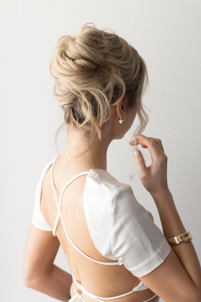 How To: EASY UPDO Hairstyle For Long Hair & Medium Hair Lengths
