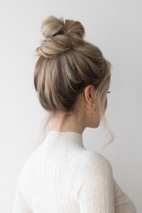 Messy Bun Tutorial for medium hair - Perfect