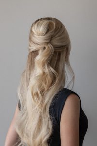 Half up half down bridesmaid hair | Easy hoco hairstyles