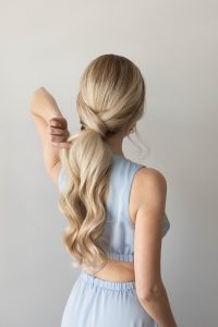 A Simple Elegant Ponytail Tutorial - The Perfect Bridal Ponytail Hairstyle
