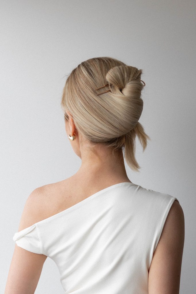 French Twist Wedding Hair Tutorial with Video | Easy hairstyle to try yourself